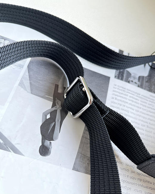 现货 THS 6.29-无 龙·骧系列Pouch小挎包 巨巨巨轻便 极简出行小挎包 5色 CQ1333 商品图9