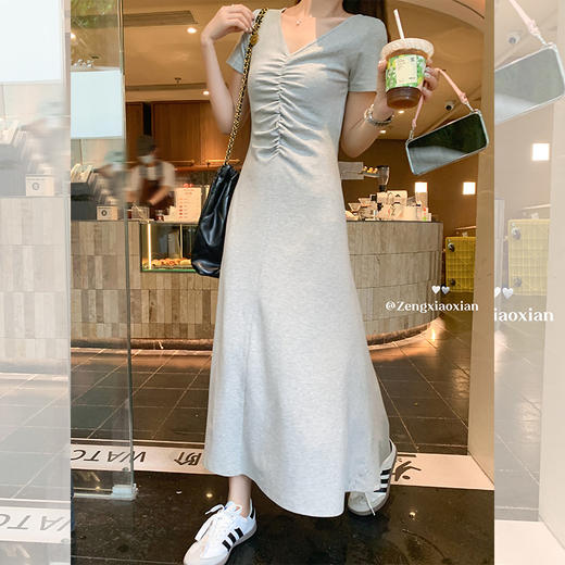 <曾小咸推荐>微信粉丝秒杀专场 仅此今天 活动结束下架【气质映像】灰色v领短袖长裙 日常159.99 立减80 秒杀79.99！！ 商品图2