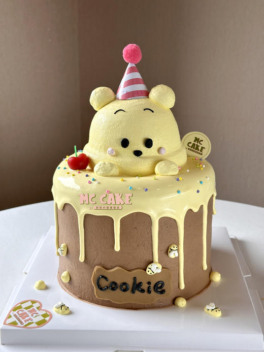 小熊维尼立体手绘头像蛋糕 商品图0
