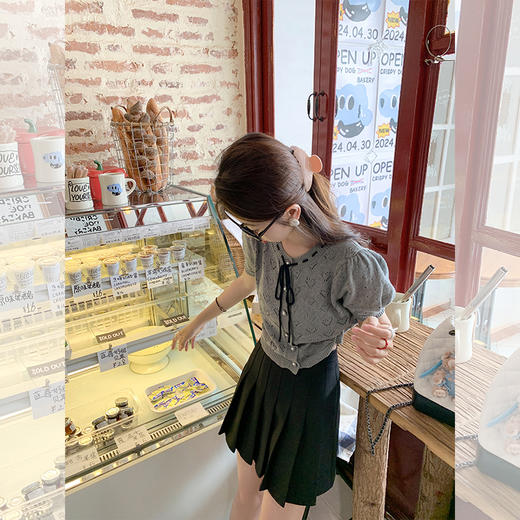 <曾小咸推荐>【时光唱片机】灰色镂空针织短袖上衣 商品图3