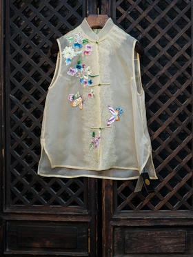 盛唐牡丹盛奢系列| 限量款| 高货-真丝绡手绣马甲-米黄色(特殊商品不退不换)