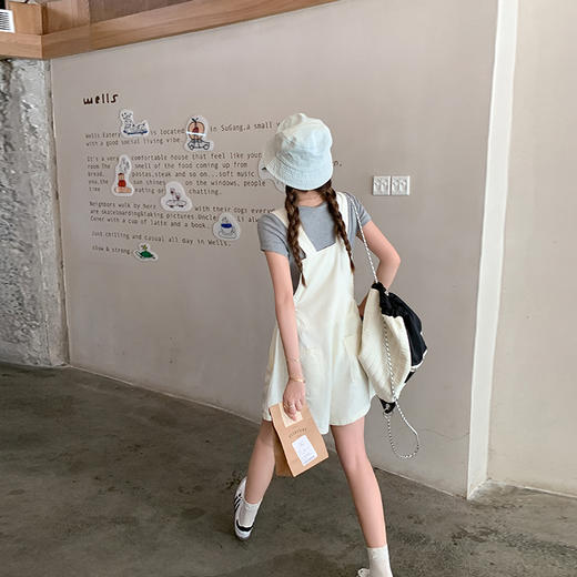 <曾小咸推荐>【贝拉出街】杏色牛仔背带短裤 商品图4