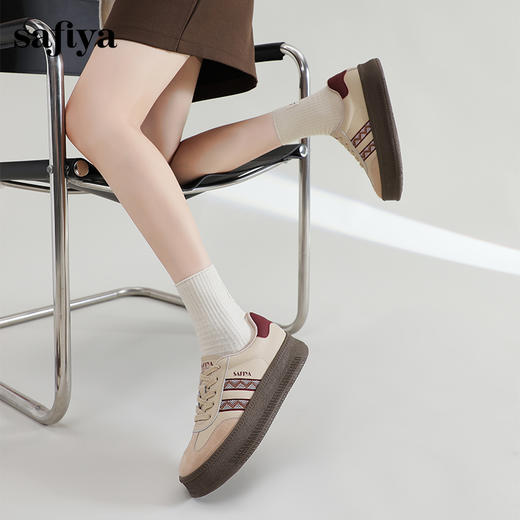 Safiya/索菲娅2024秋蕾丝边芭蕾风拼色复古透气百搭厚底德训鞋 SF43112110 商品图5