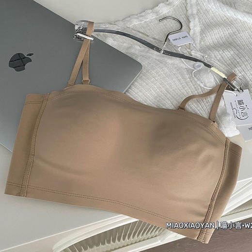 【新品！U型美背巨撩抹胸】云彩像棉花糖一样，U型美背，让内衣不再是束缚，防走光收副乳无钢圈，舒适贴合。穿上它，在梦境和现实之间徜徉，内外两用，神秘而自由！ 商品图2