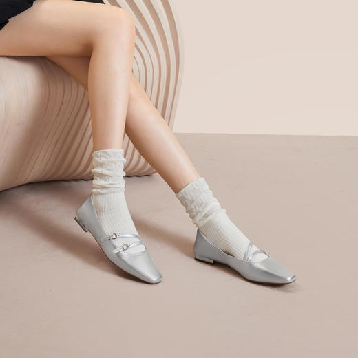 千百度羊皮银色玛丽珍鞋女秋季低跟晚晚温柔鞋平底单鞋A24488036 商品图2