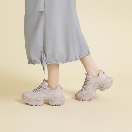 千百度厚底老爹鞋女款春夏增高网面机能鞋时尚运动休闲鞋A24301875 商品图4