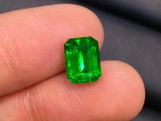 1.9ct 祖母绿裸石 商品图3