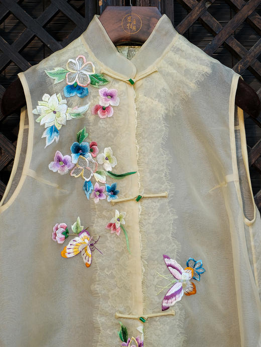 盛唐牡丹盛奢系列| 限量款| 高货-真丝绡手绣马甲-米黄色(特殊商品不退不换) 商品图1