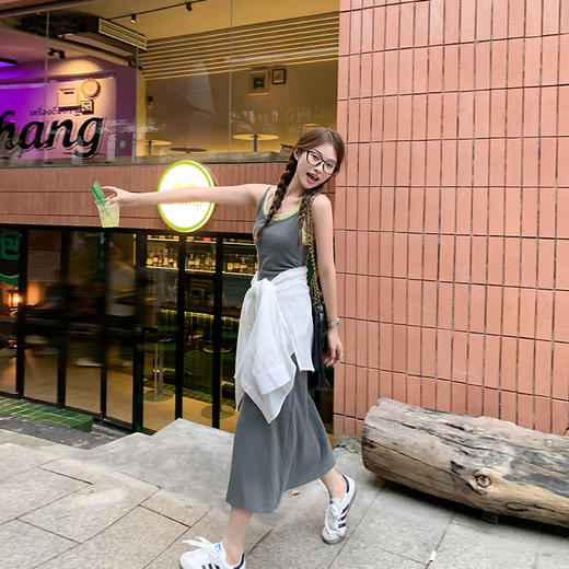 <曾小咸推荐>【月光冷萃】灰色假两件吊带裙 商品图2
