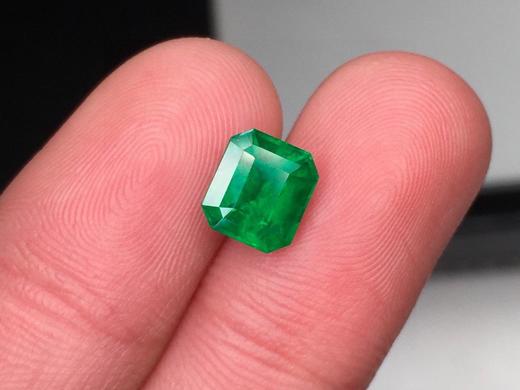 1.39ct 祖母绿裸石 商品图1