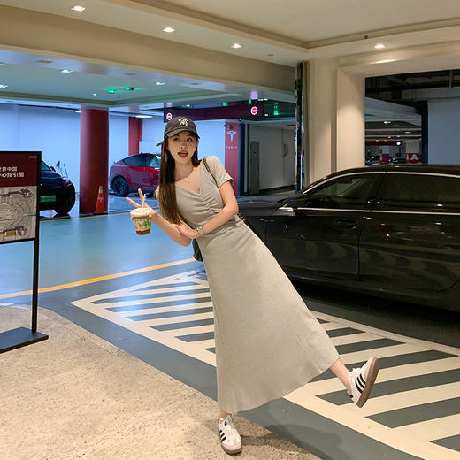 <曾小咸推荐>微信粉丝秒杀专场 仅此今天 活动结束下架【气质映像】灰色v领短袖长裙 日常159.99 立减80 秒杀79.99！！ 商品图3