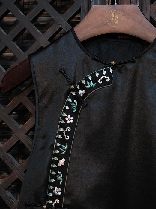 盛唐牡丹盛奢系列| 限量款| 高货-绣花如意花偏襟马甲(特殊商品不退不换) 商品图6