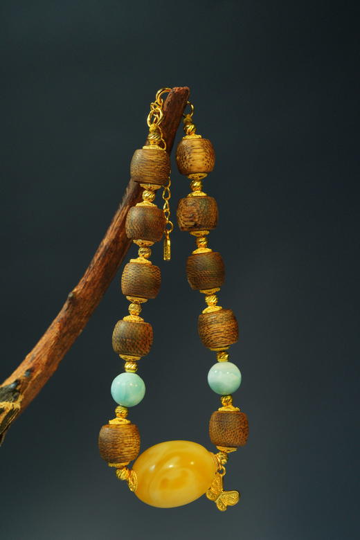 【古典浪漫蜜蜡节】-24号<小重山>设计款白蜜枣珠沉香手串（A款） 商品图4