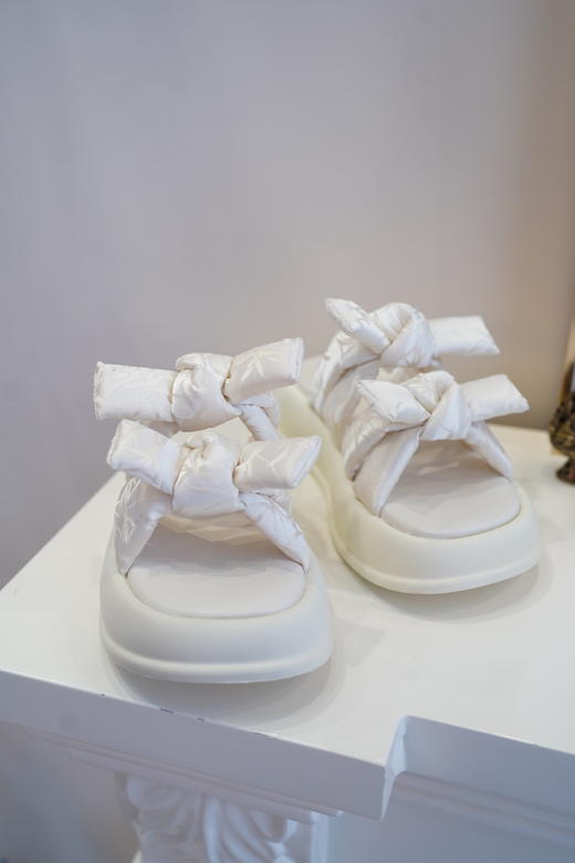 花花团特别定制——轻盈国风竹纹拖鞋 | 面包条蝴蝶结设计显脚瘦、小羊皮脚垫舒适柔软、5cm厚底增高拉长比例~防滑又好走~ 商品图3