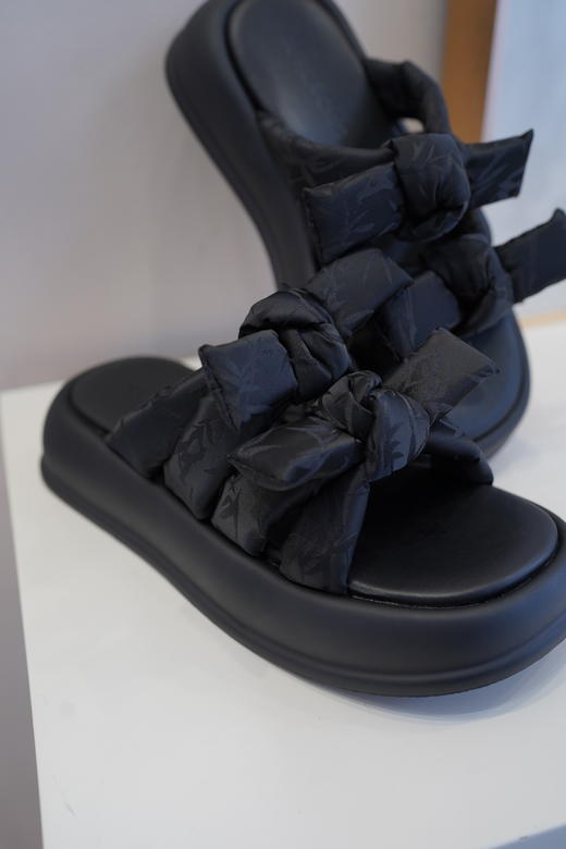 花花团特别定制——轻盈国风竹纹拖鞋 | 面包条蝴蝶结设计显脚瘦、小羊皮脚垫舒适柔软、5cm厚底增高拉长比例~防滑又好走~ 商品图1