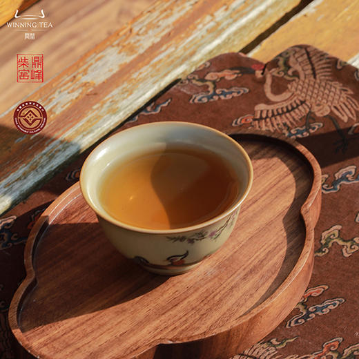 问鼎鼎峰柴窑雨尘杯（举案齐眉） 商品图1