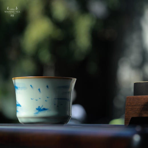 问鼎留青柴窑天青竹律杯（青花山水） 商品图1