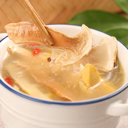 在菌屋 云南野生松茸片干货50g/袋  片大肉厚 色泽纯正 口感如鲍鱼般鲜嫩 商品图4