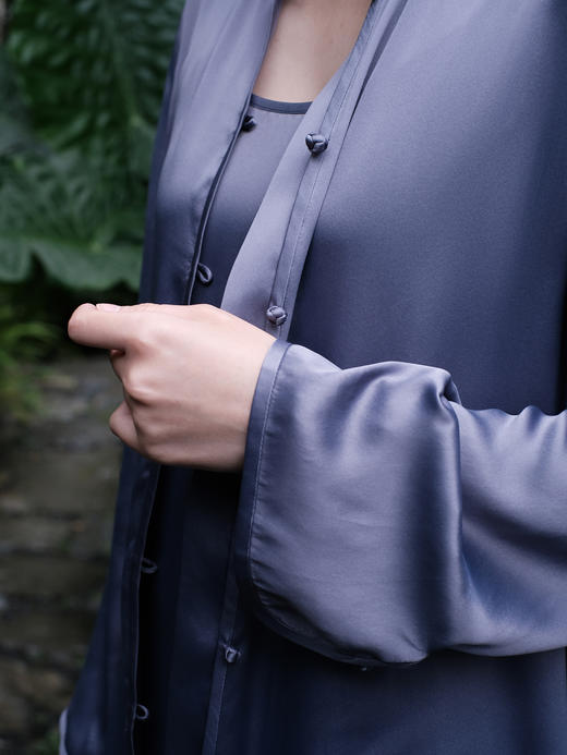 盛唐婧|素色真丝防晒上衣 商品图1