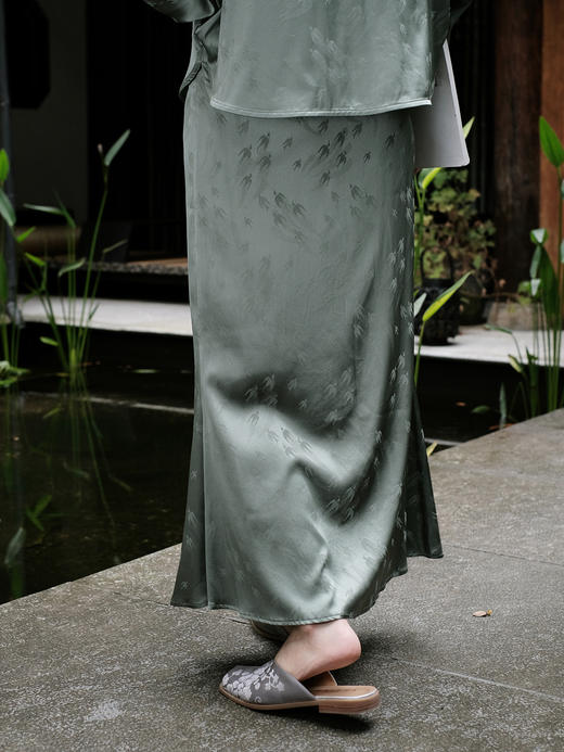 盛唐婧|飞燕桑蚕丝蝴蝶缎鱼尾半裙-绿色 商品图1