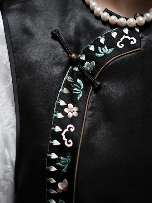 盛唐牡丹盛奢系列| 限量款| 高货-绣花如意花偏襟马甲(特殊商品不退不换) 商品图2
