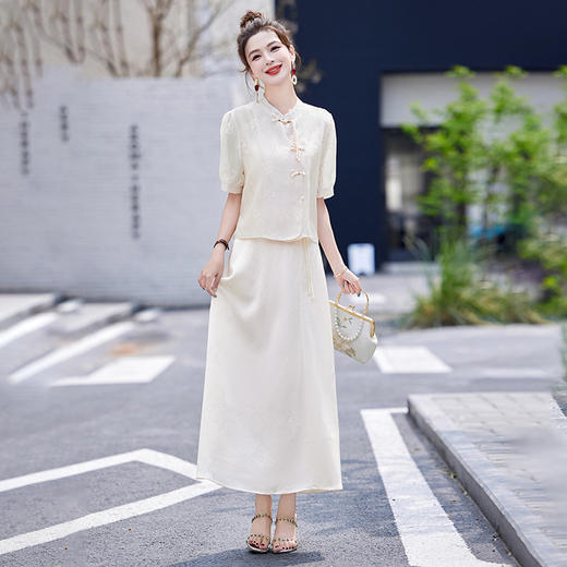2024夏季上新新中式气质时尚风可盐可甜压花设计舒适清凉两件套裙LMJY6682 商品图2
