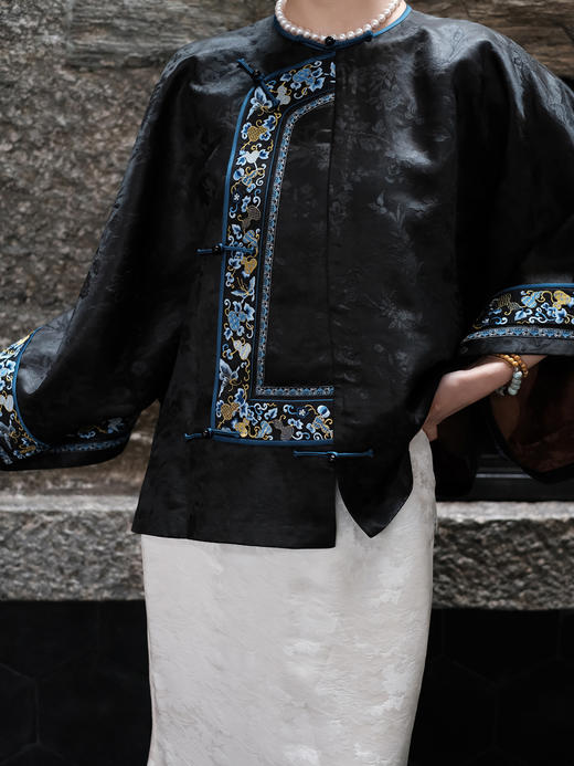 盛唐牡丹盛奢系列| 限量款| 高货-圈金三蓝福蝶偏襟女外套(特殊商品不退不换) 商品图1