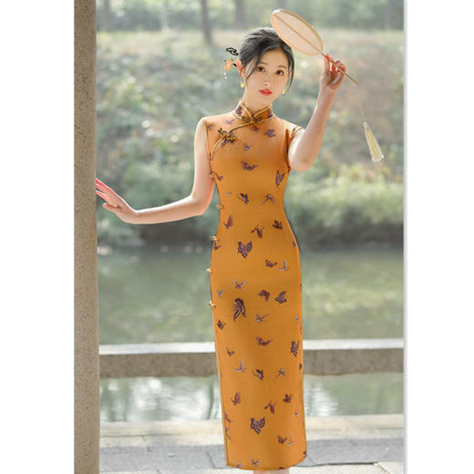 2024春夏新款时尚改良年轻女士仿醋酸长款无袖旗袍SYK299108 商品图2