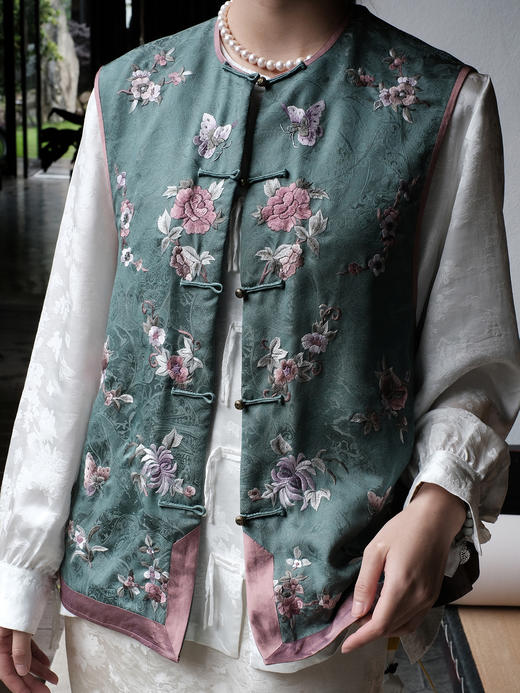 盛唐牡丹盛奢系列| 限量款| 高货-手绣蝶恋花对襟马甲-绿色(特殊商品不退不换) 商品图2