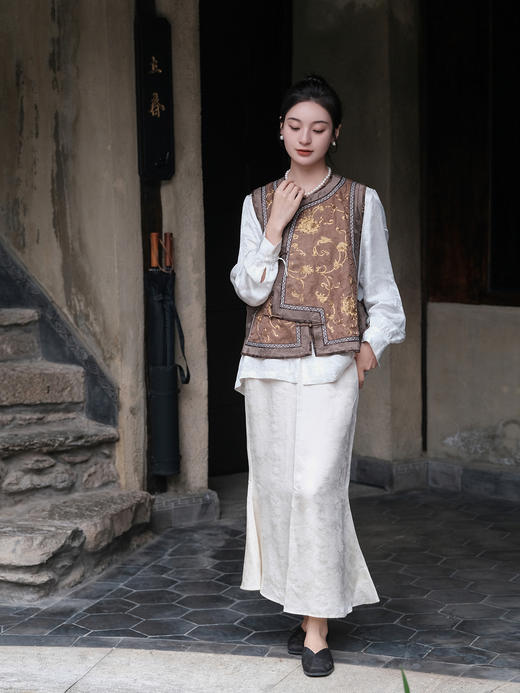 盛唐牡丹盛奢系列| 限量款| 高货-手绣圈金牡丹卷草纹偏襟马甲(特殊商品不退不换) 商品图0