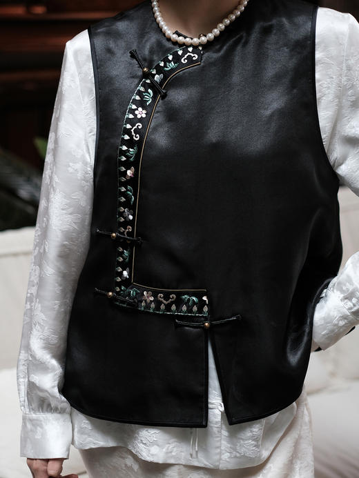 盛唐牡丹盛奢系列| 限量款| 高货-绣花如意花偏襟马甲(特殊商品不退不换) 商品图1