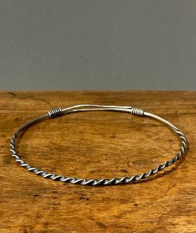 老银扭丝环型锁骨項圈，顺丰包邮