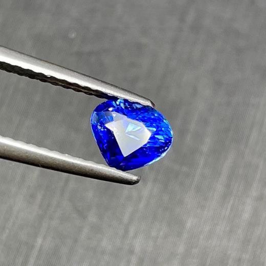 1.06ct 蓝宝石裸石 商品图7