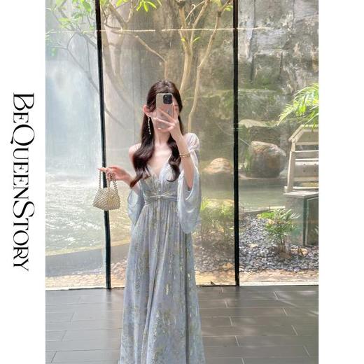 BeQueenStory【蓝金殿堂】贵气桑蚕丝灯笼袖罩衫&V领吊带收腰连衣裙 商品图4