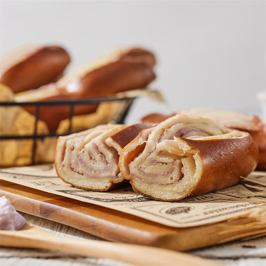芋泥碱水棒 Taro Pastry Pretzel with Cheese 商品图1