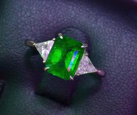 1.7ct 祖母绿戒指