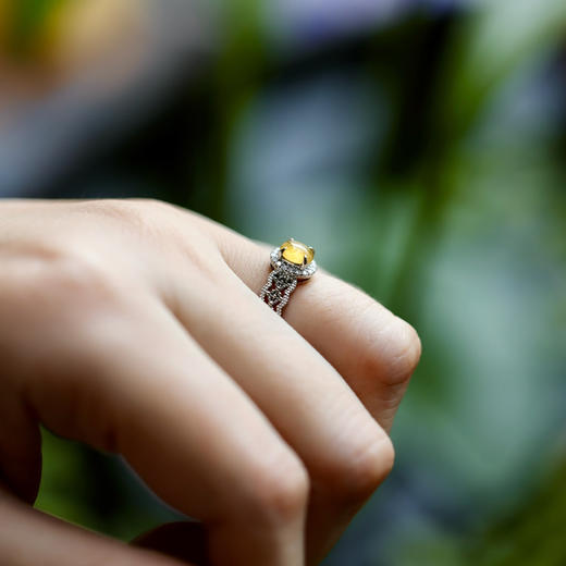 高冰到玻璃种黄翡蛋面戒指铂金钻石镶嵌 商品图9