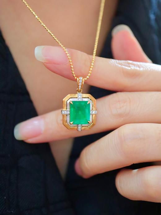 4.39ct 祖母绿吊坠 商品图7