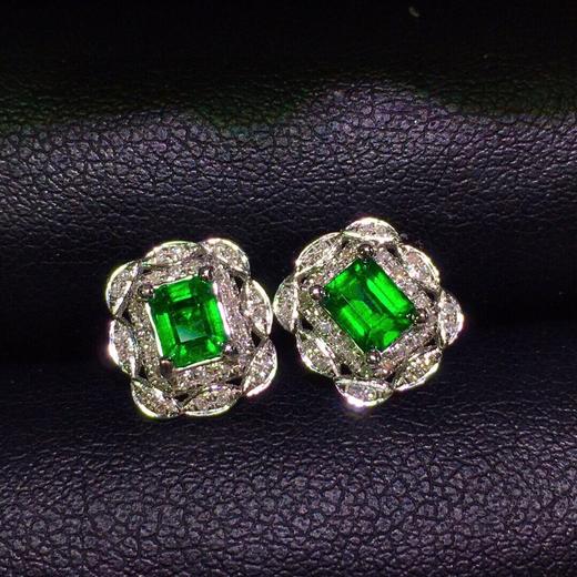 0.95ct 祖母绿耳钉 商品图4