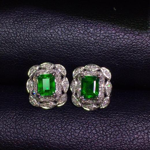0.95ct 祖母绿耳钉 商品图0