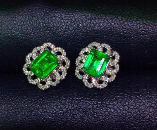 1.35ct 祖母绿耳钉 商品图2