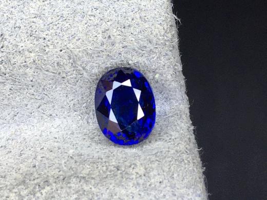1.15ct 蓝宝石裸石 商品图3