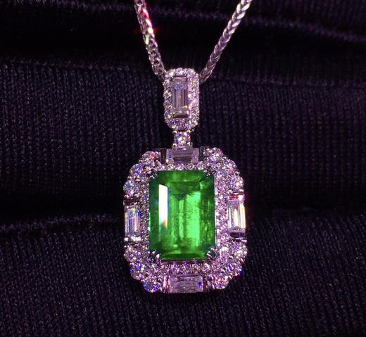 1.31ct 祖母绿吊坠 商品图4