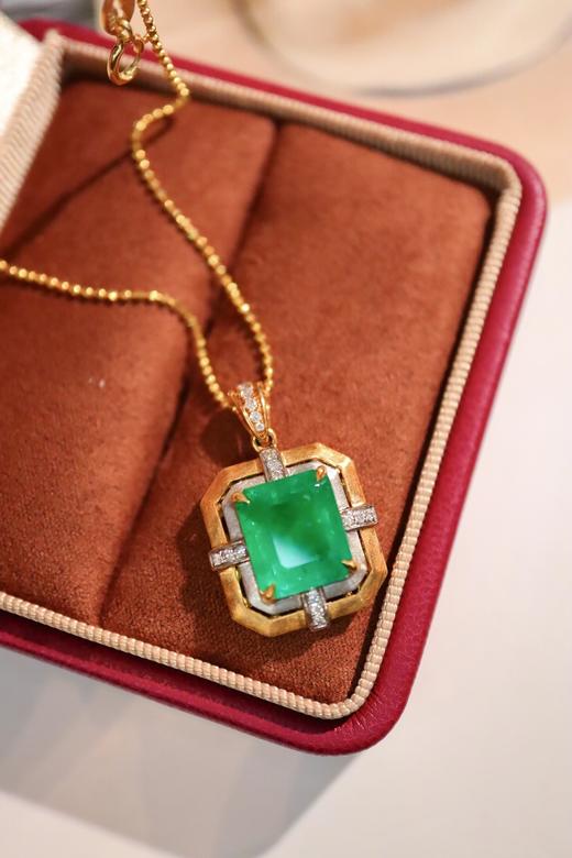 4.39ct 祖母绿吊坠 商品图6