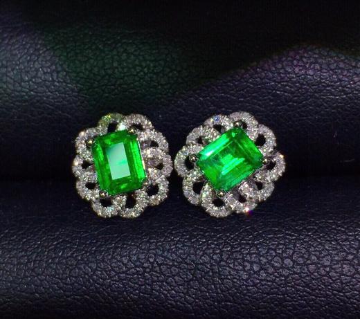 1.35ct 祖母绿耳钉 商品图0