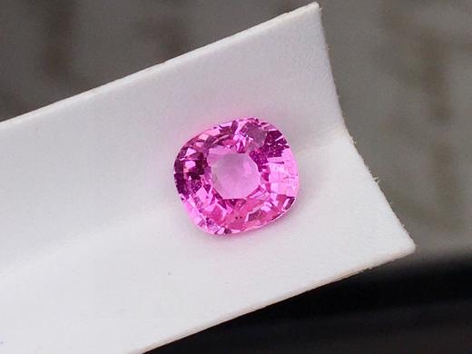 1.02ct 蓝宝石裸石 商品图2