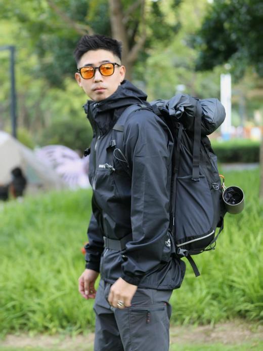 [爆款雷系列三层压胶]MONTBELL户外冲锋衣男女款防风防水透气登山徒步装备外套1128635（下单送MAX考杜拉战术背包）） 商品图8