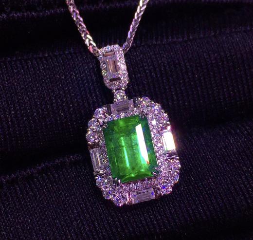 1.31ct 祖母绿吊坠 商品图1
