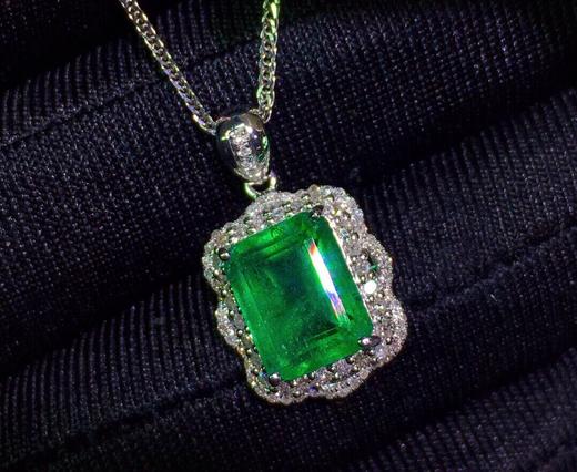 2.65ct 祖母绿吊坠 商品图3