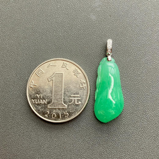 糯冰种阳绿厚庄翡翠福瓜 商品图4